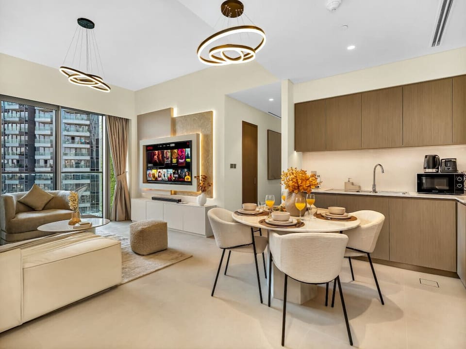 Fully Equipped Modern Kitchen and dining