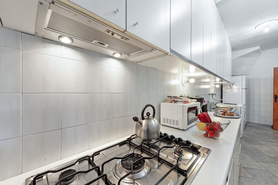 Family Apartment, 2 Bedrooms, Microwave (Casa Malpensata) | Private kitchen