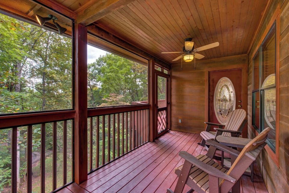Sage Grass Retreat's relaxing deck