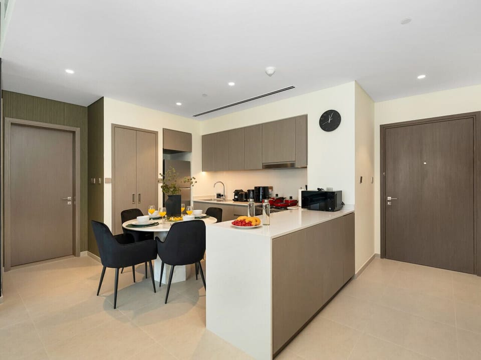 Fully Equipped Modern Kitchen and dining