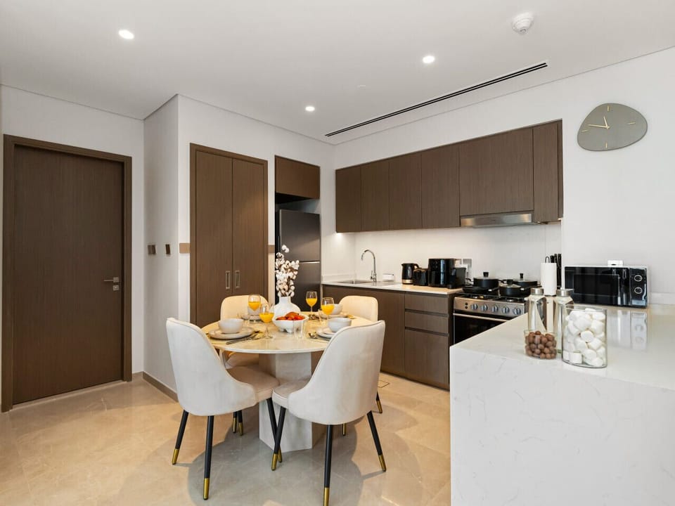 Fully Equipped Modern Kitchen and dining