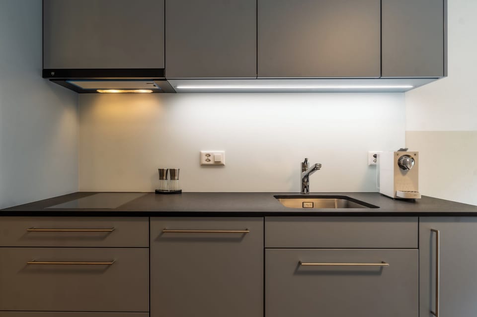 Condo, Balcony, Mountain View | Private kitchen | Fridge, oven, stovetop, dishwasher