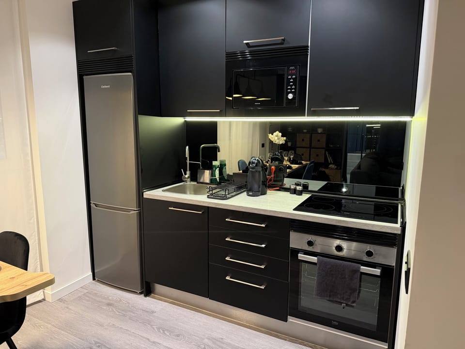 Superior Apartment | Private kitchen | Electric kettle