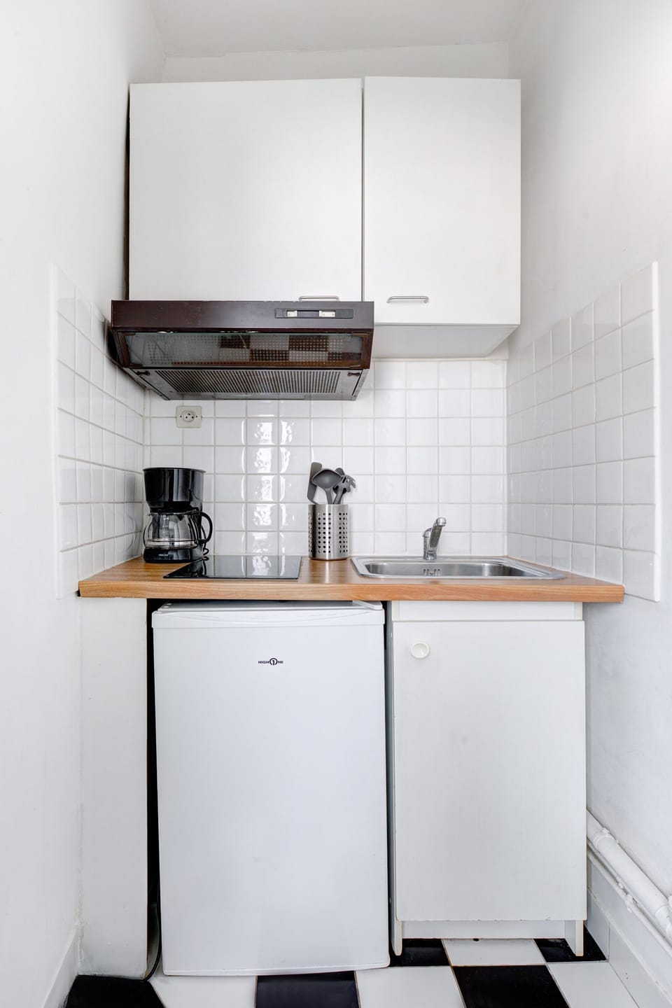 City Studio, 1 Double Bed with Sofa bed, Non Smoking, Courtyard View | Private kitchen | Espresso maker, coffee/tea maker, electric kettle, toaster