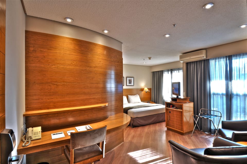 Standard Double Room | Minibar, in-room safe, desk, soundproofing