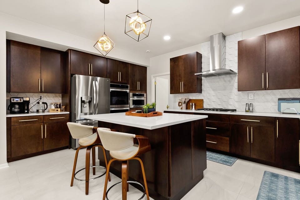 Whip up gourmet meals in style — our chef’s kitchen offers luxury, space, and poolside views that inspire every bite!