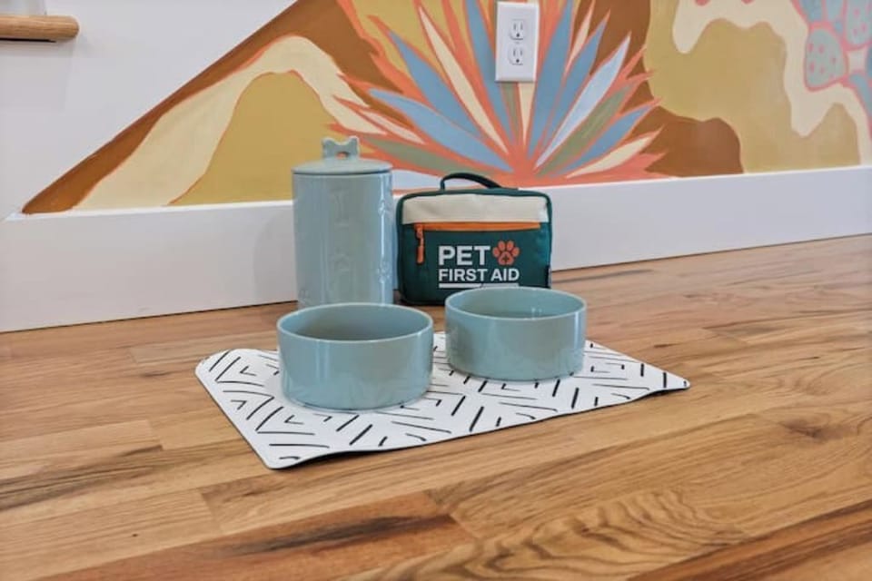 Pet-friendly Chattanooga vacation rental in Southside. Bring your furry friends and enjoy walkable access to parks and Sculpture Fields.