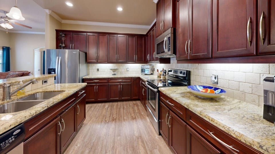 Full Kitchen