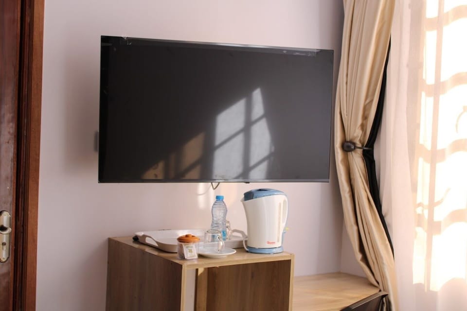 Deluxe Double Room, Garden View | Free WiFi, bed sheets