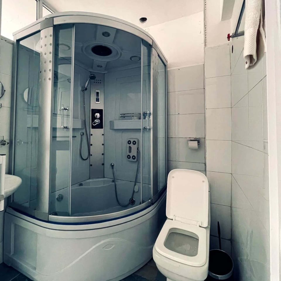 Executive Double Room | Free WiFi, bed sheets