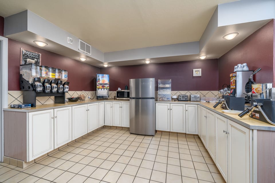 Free daily continental breakfast