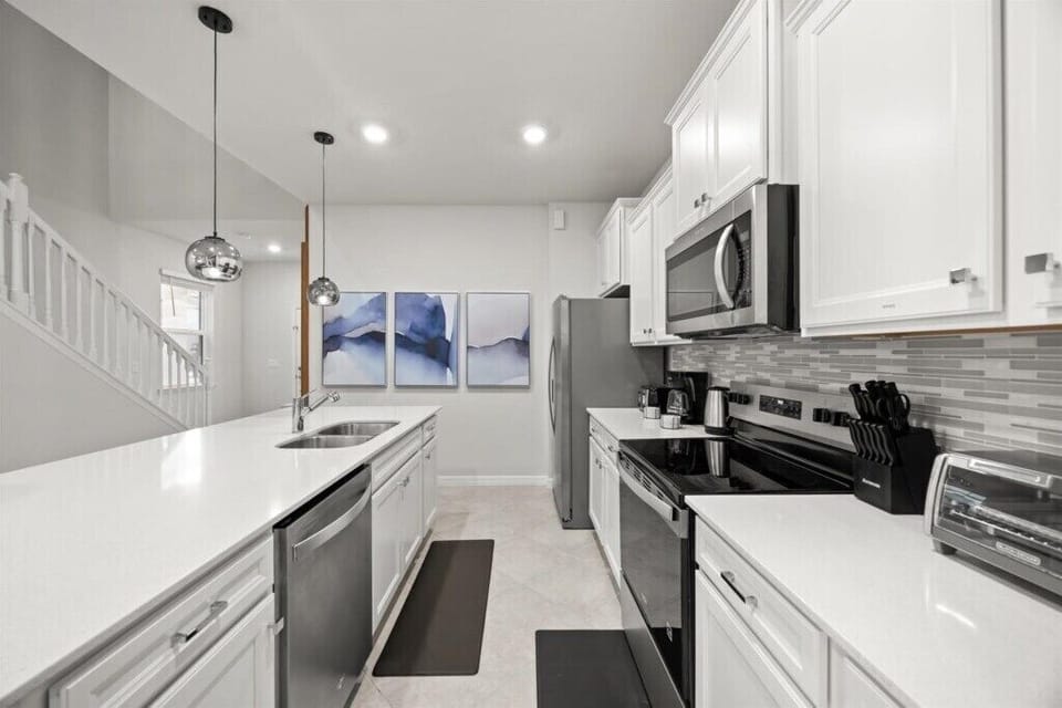 Full Kitchen (1)