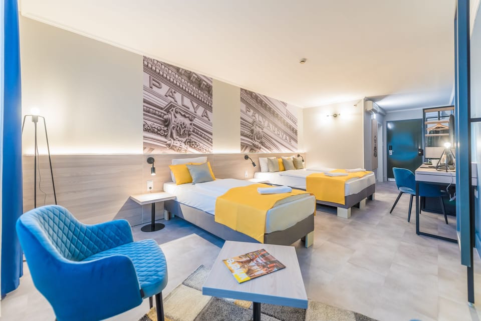 Comfort Triple Room | In-room safe, blackout drapes, iron/ironing board, free WiFi