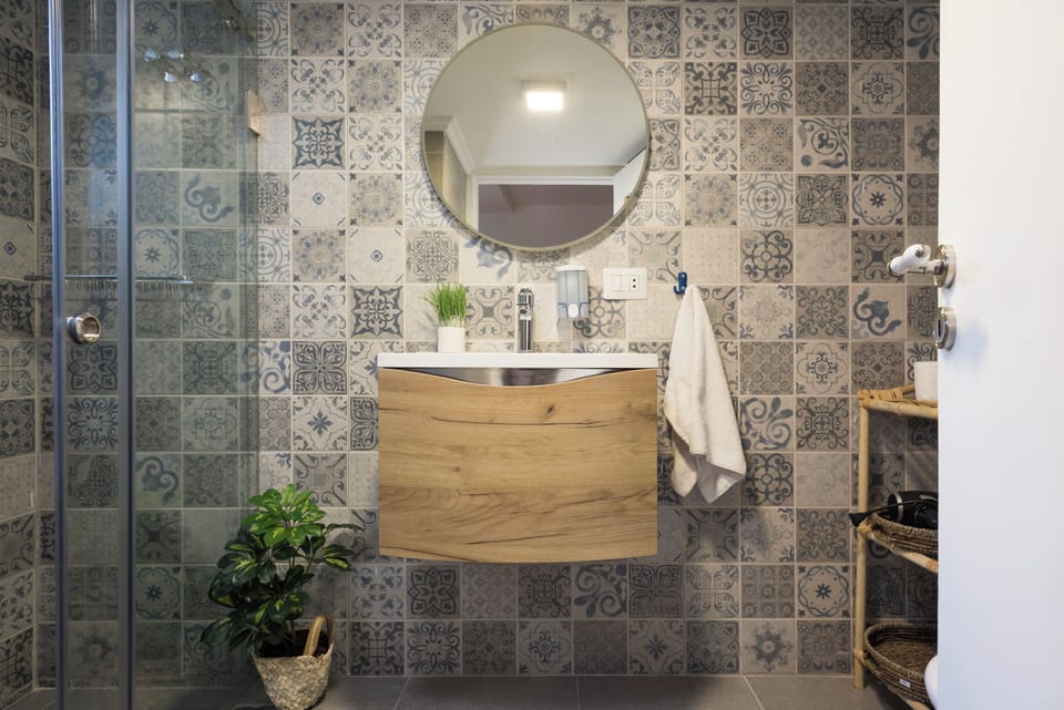 Boho-Chic Cozy 2BR - Apt & Balcony in Mar Mikhael Apartment in Africa