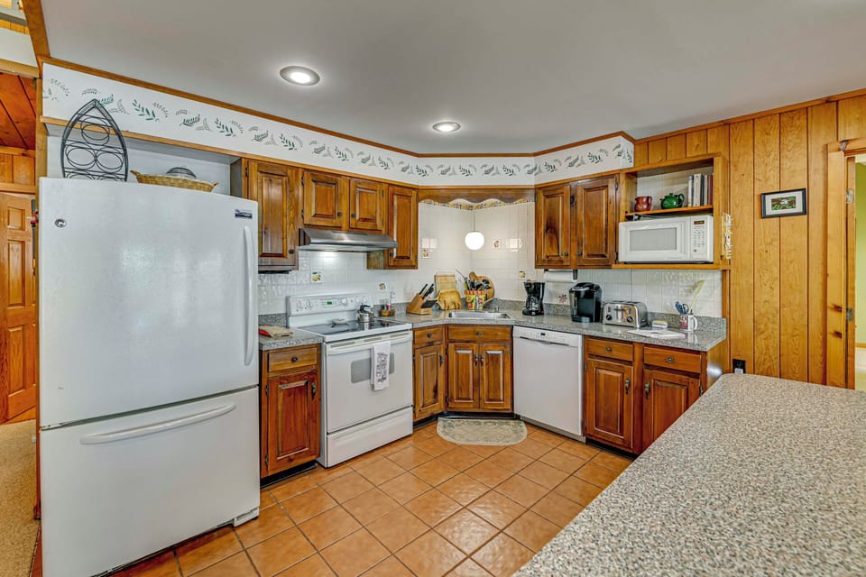 Kitchen | Trash Bags & Paper Towels | Spices | 1st Floor