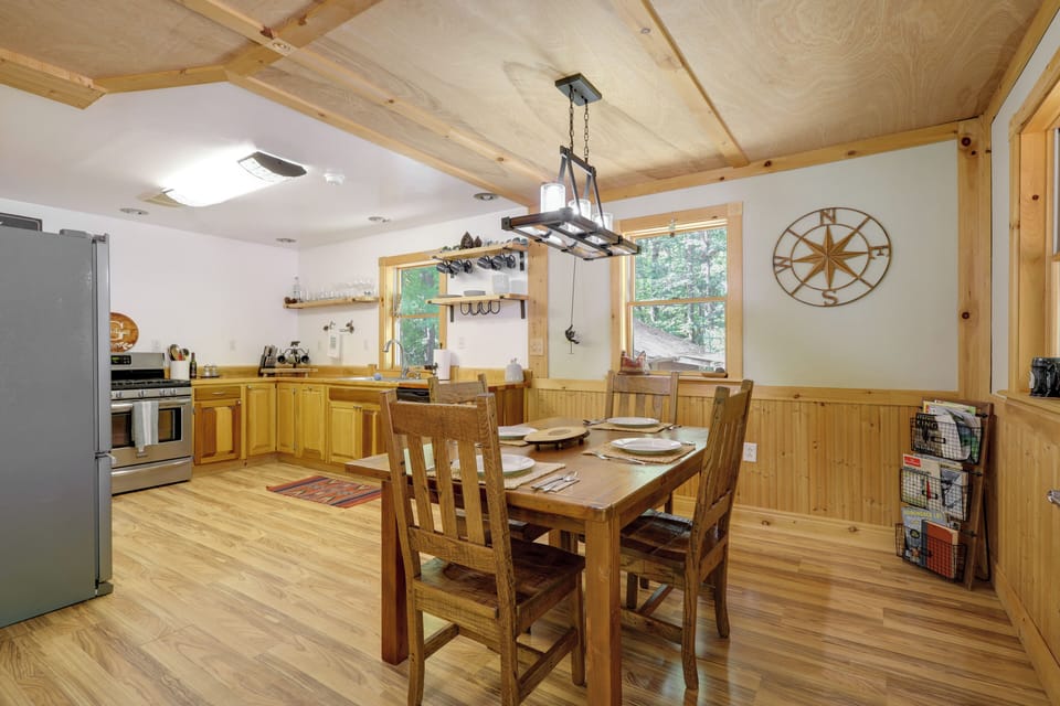 Dining Area | Main Level