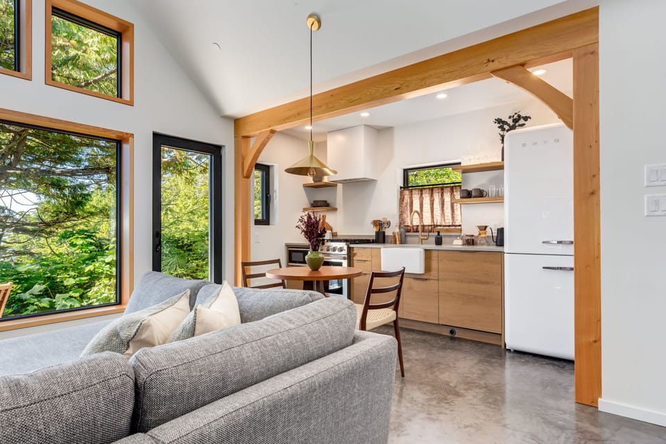 Premium Cabin, Ocean View | Private kitchen | Full-size fridge, microwave, oven, stovetop