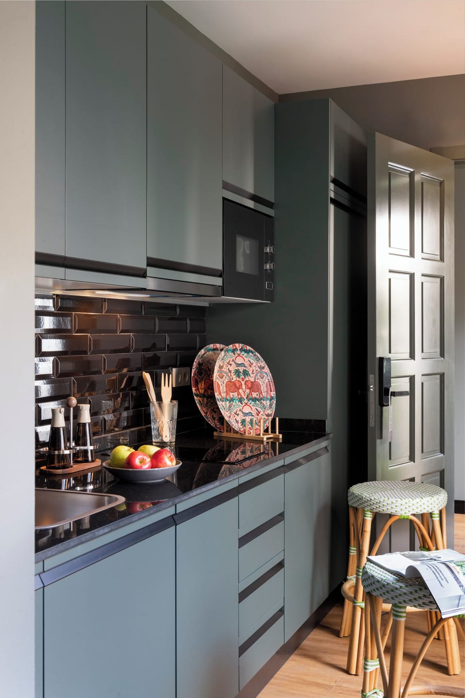 Apartamento con terraza y jacuzzi privado | Private kitchenette | Coffee/tea maker