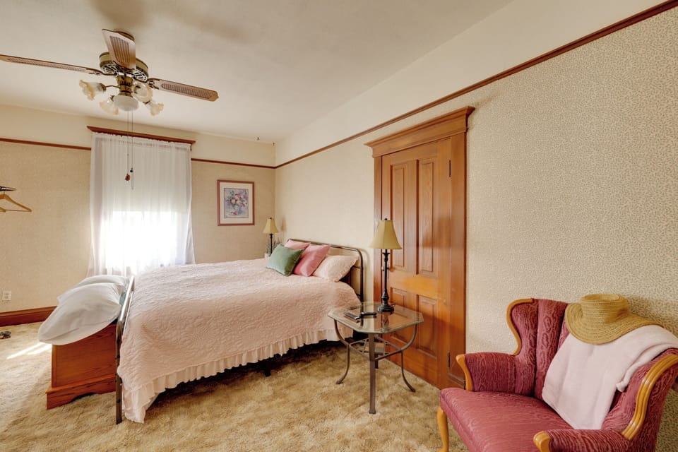Bedroom 1 | King Bed | Fireplace | 2nd Floor