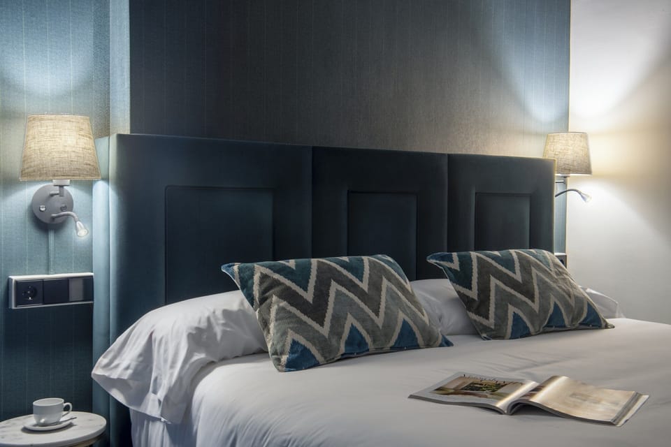 Deluxe Room, City View | WiFi (free)