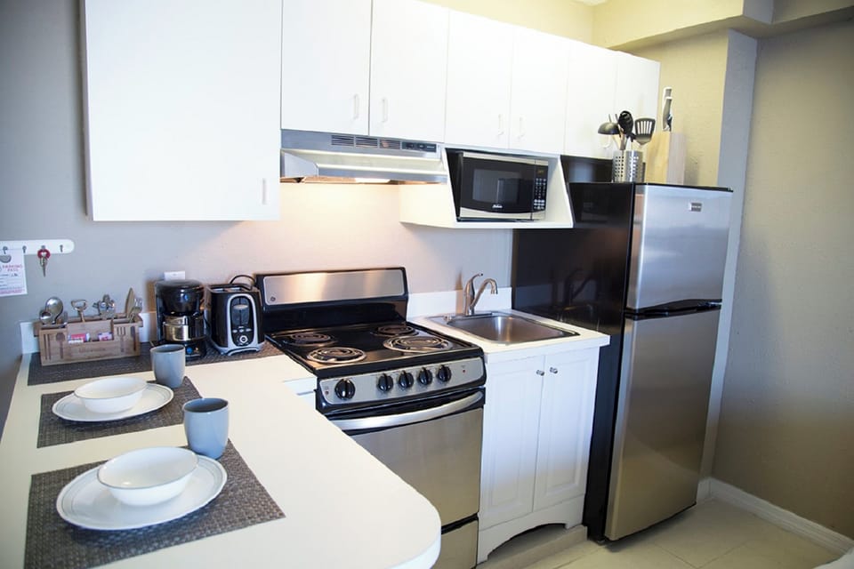 Fully stocked kitchen, perfect for cooking and dining in.

