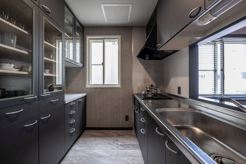 Fridge, microwave, stovetop, toaster