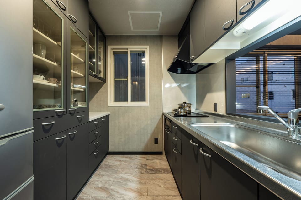 Fridge, microwave, stovetop, toaster