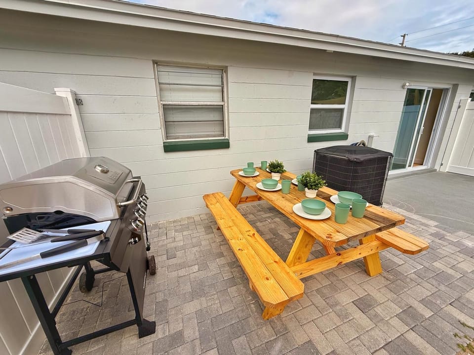 Unwind in your private outdoor oasis, grill avaible.