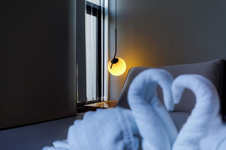 Free WiFi, bed sheets