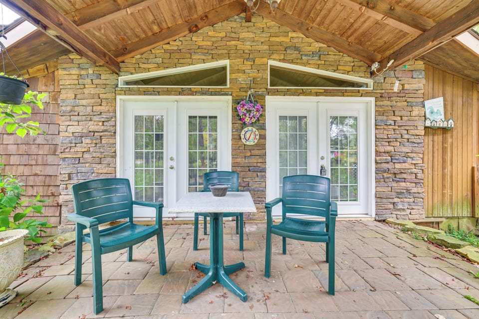 Front Patio | Private Entrance