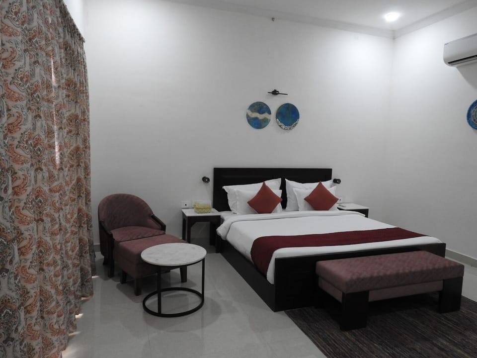 Luxury Triple Room, Balcony | In-room safe, iron/ironing board, WiFi (free)