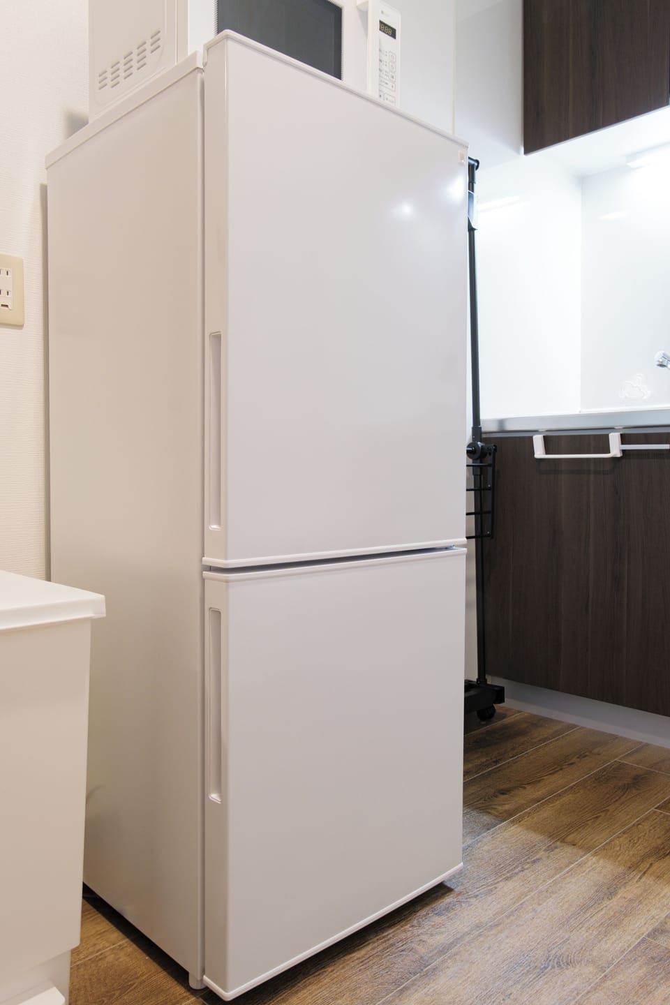 House | Private kitchen | Full-size fridge, microwave, stovetop, cookware/dishes/utensils