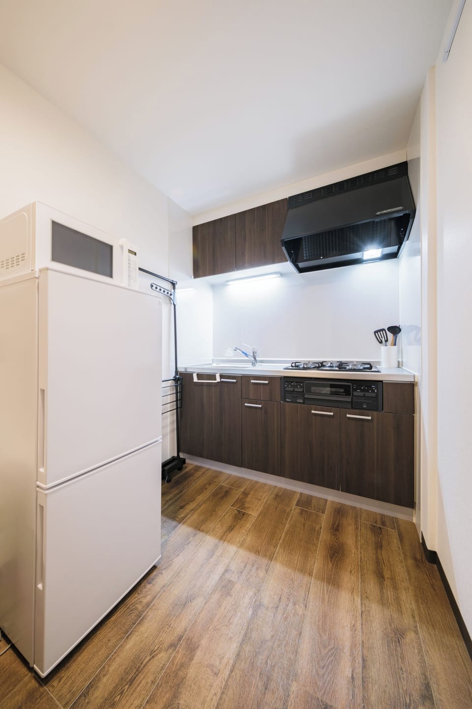 House | Private kitchen | Full-size fridge, microwave, stovetop, cookware/dishes/utensils