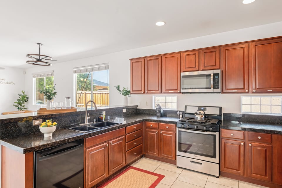 Ample counter space for meal prepping in the kitchen.