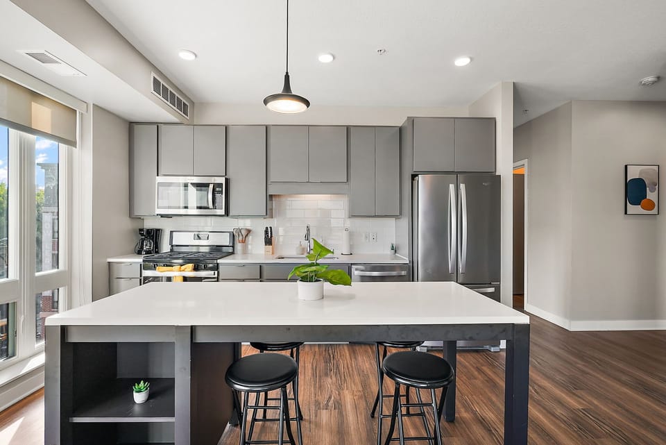 Apartment | Private kitchen | Fridge, microwave, oven, stovetop