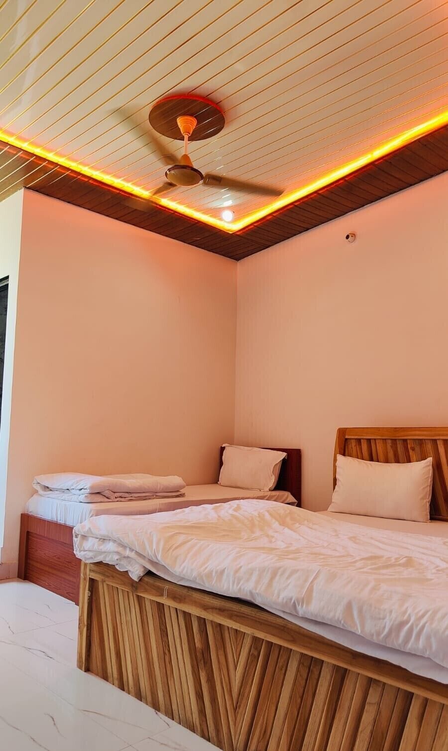 Triple Room | Rollaway beds (surcharge), WiFi (free), bed sheets