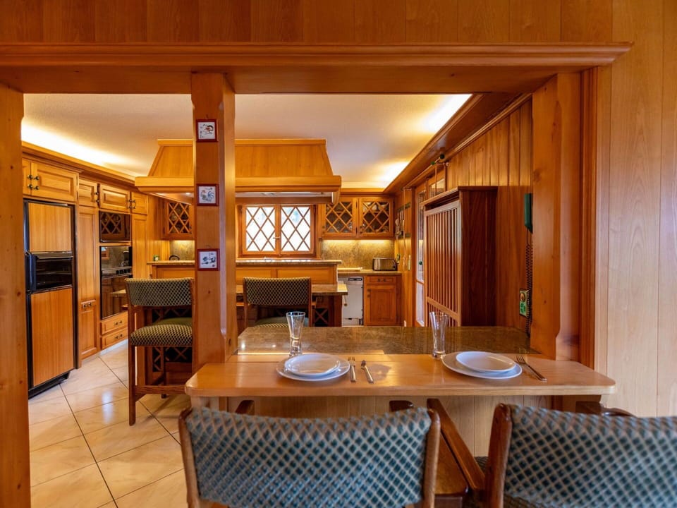 Wood, Flooring, Interior Design, Floor, Ceiling, Furniture, Wood Stain, Kitchen, Countertop, Hardwood