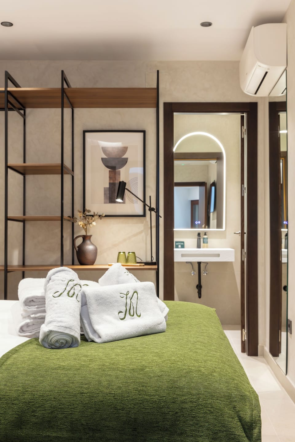 Double Room | Down comforters, blackout drapes, free WiFi, bed sheets