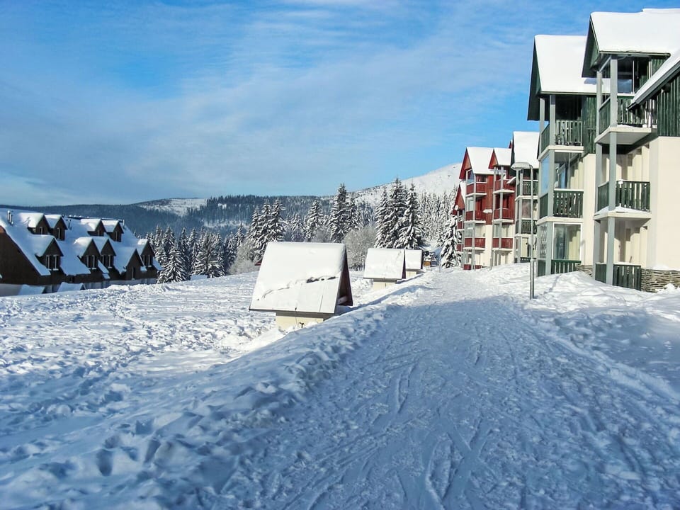 Sky, Winter, Snow, Freezing, Hill Station, Cottage, Glacial Landform, Ice Cap, Village