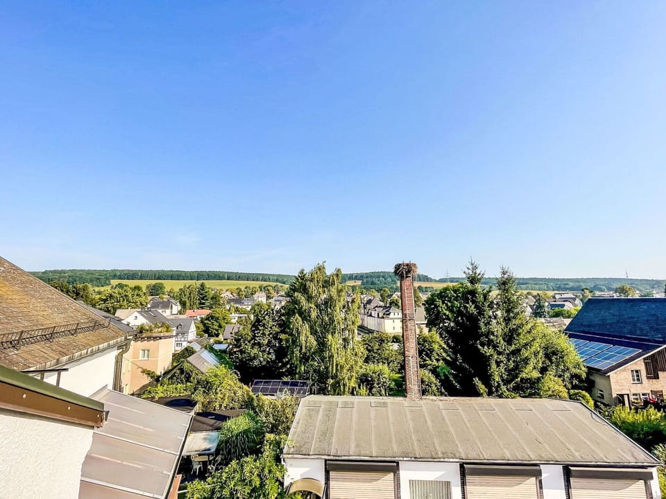 Sky, Roof, Residential Area, Home, Cottage, Suburb, Estate, Landscaping, Chimney, Eco Hotel