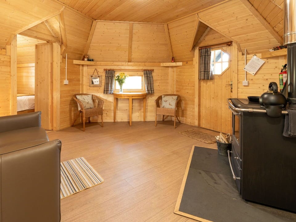 Wood, Interior Design, Flooring, Cottage, Ceiling, Floor, Hardwood, Wood Stain, Log Cabin, Room
