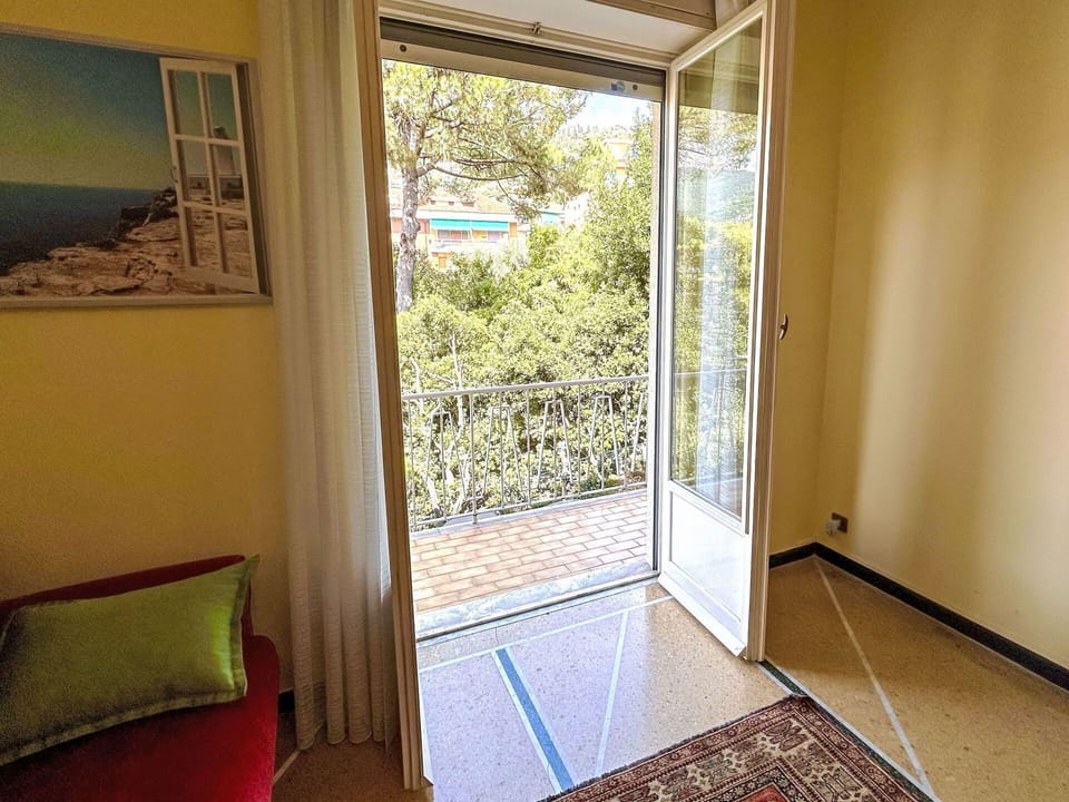 Floor, Flooring, Interior Design, Apartment, Wood Stain, Balcony, Hardwood, Home Door, Daylighting, Houseplant