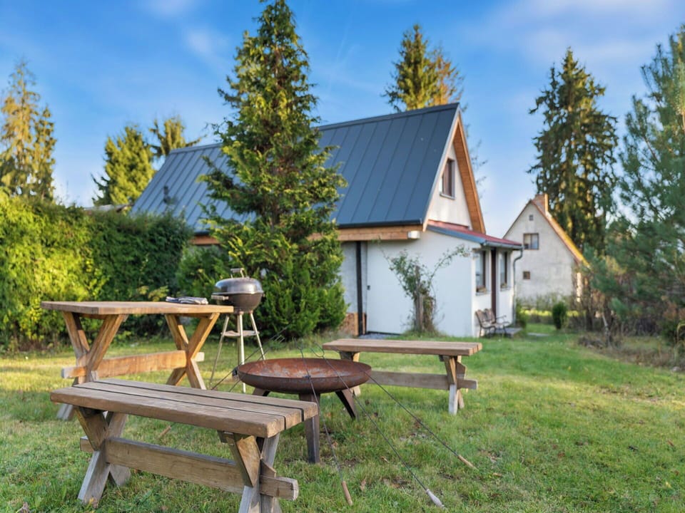 Cottage, House, Home, Roof, Farmhouse, Garden, Lawn, Yard, Larch, Landscaping