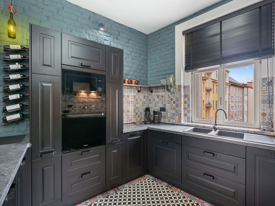 Kitchen, Kitchen Appliance, Cabinetry, Countertop, Interior Design, Major Appliance, Flooring, Floor, Ceiling, Furniture