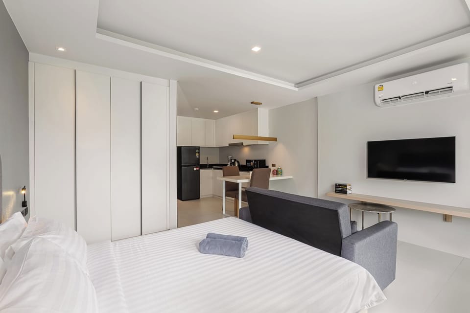 In-room safe, iron/ironing board, free WiFi
