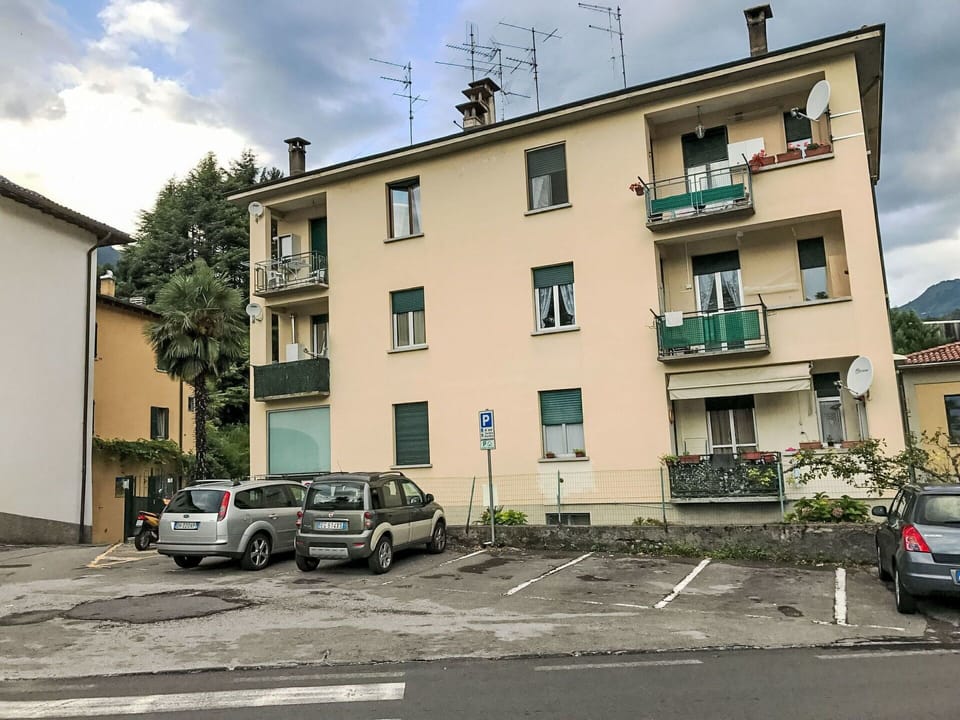 Building, Window, Residential Area, Neighbourhood, Town, House, Home, Apartment, Asphalt, Street