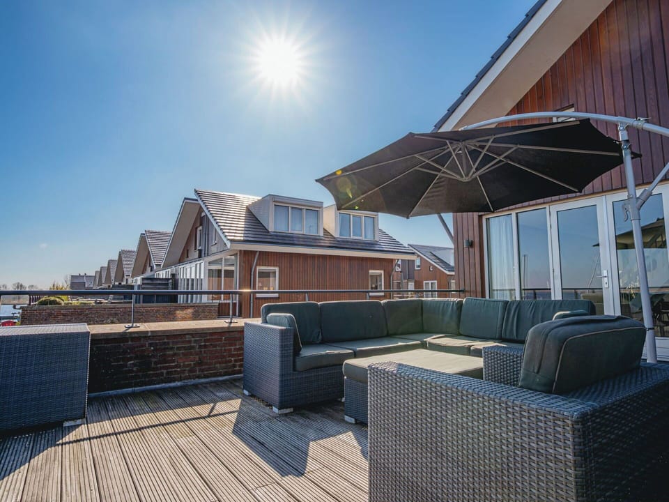 Wood, Home, Deck, Hardwood, Daylighting, Wood Stain, Plank, Balcony, Siding, Lumber