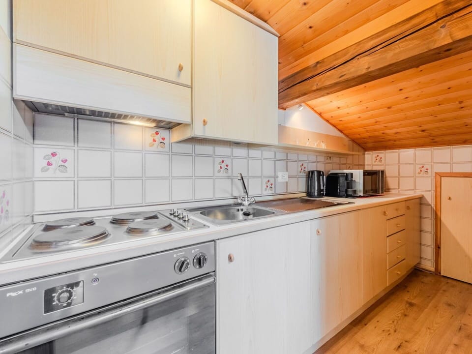 Home, Ceiling, Hardwood, Wood Stain, Cabinetry, Kitchen, Wood Flooring, Major Appliance, Cupboard, Plank