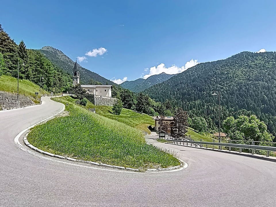 Mountainous Landforms, Road Surface, Mountain, Hill, Road, Highland, Mountain Range, Landscape, Hill Station, Asphalt