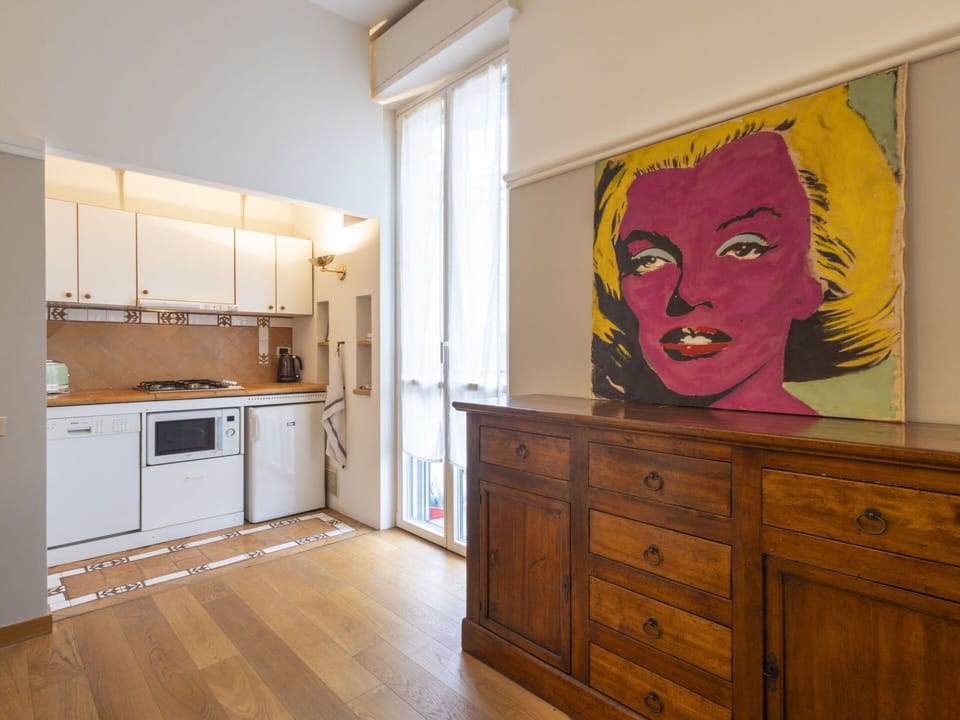 Flooring, Wood, Interior Design, Furniture, Floor, Cabinetry, Room, Apartment, Wood Flooring, Lighting